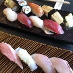 幸寿し - にぎり1人前　とお好み　大トロ、イカ、カンパチ、カンパチ