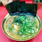 ラーメン 杉田家 本店 - 