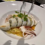 ビストロオオカミ2 - イカの中にクスクス詰めた料理