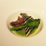 シャトン - 三陸産ホタテとイカ墨のラビオリ