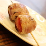 やきとり 三鈴 - トマトの酸味と豚バラの、甘味が奇跡のコラボレーション！プチトマト豚巻です。