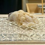 鮨 なんば - 北寄貝　厚みあり大ぶりな個体　握りもしっかり