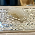 鮨 なんば - 白烏賊　はじめの烏賊素麺とは違うしっかりした食感の切り方