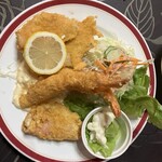 オーシャン - ミックスフライ定食（クリームコロッケ品切れでハムとポテサラのフライ）
