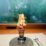 ダイニング 流 - 桃のパフェ