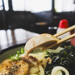 ヨコクラうどん - ホロッホロの分厚い鶏チャー