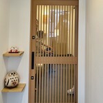 鮓樹 - テナントビルの2階　一斉スタートのようで皆さんお待ちかねでした　我々はしんがりです