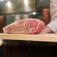 鉄板焼き いわ倉 - お肉魅せてくれます