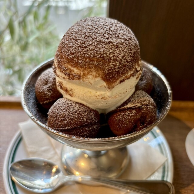 Rond sucre cafe （ロン シュクレ カフェ/Rond sucré cafe