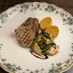 Trattoria Annamaria - 豚さん　見事な旨みのたつ火入れでした