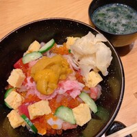 SUSHI TOKYO TEN、 新宿店 - 