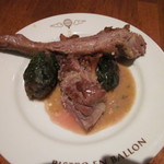 ビストロ アンバロン - 取り分けていただた鴨のコンフィ