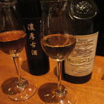 ビストロ アンバロン - デザートワイン　右は良く飲む甘目のもの、左の古酒は香りに特徴があって面白い味わいでした