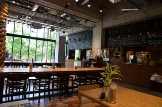 ロハスカフェARIAKE - 店内。