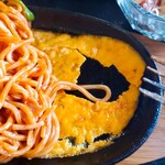 アルファー - ナポリタンの下に、たまごが敷いて有りました。