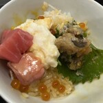 わ楽 - 最後はTKGの上で、とろろ海鮮飯に