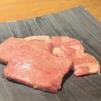 和牛とタン 焼肉 とみ 新橋本店 - 