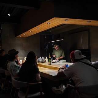 【駅近】寛ぎのカウンター席と楽しい立ち呑み席