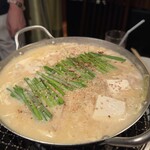 芭蕉苑 - 濃厚白味噌もつ鍋  
