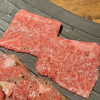 和牛とタン 焼肉 とみ 新橋本店 - 
