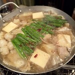 芭蕉苑 - 胡麻香る醤油もつ鍋   一人前