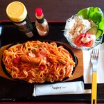 アルファー - ナポリタン(サラダ付)@800円