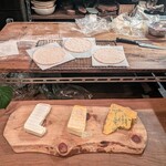 Seminare 輕井澤 - ピッツァの準備。チーズはつくば市のラ・マリニエールさんのもの