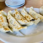 大鷹ラーメン - 餃子(クーポンで2つオマケ)