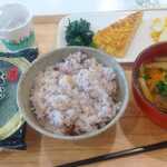 トーコーキッチン - イタリアンオムレツ　副菜二品、豚汁、ご飯　＋　納豆　＋　焼き海苔