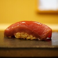 すし崇 - ◇赤身 漬け（大間）
                鮪の仲卸は石司さんより厳選された延縄68.4kgの個体。
