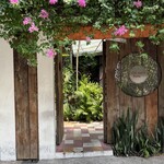 Cục Gạch Quán - 