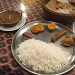 インド料理 パリワル - ラズマチャワルターリー＆チャパティ(¥380)