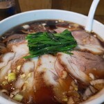中華朋絢 - チャーシューいっぱいのチャーシュー麺！