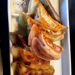 元氣屋 鷹巣店 - バラエティー餃子
