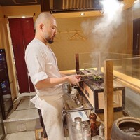 焼鳥 ひげぼうず - 以下写真掲載許可済。大将が丁寧に焼いてくれます。