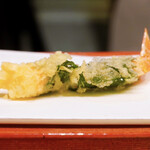 天ぷら初穂 - ・海老 (大葉巻き)