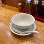 新雅 - 取り分け皿を出してくれた