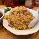 新雅 - チャーハン800円