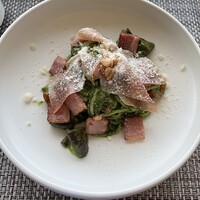 MIDO RESTAURANT PIC NIKA - 
