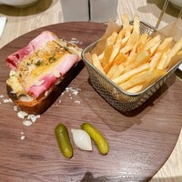 インプレイス 3-3 ヒルトン名古屋 - 