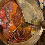 四川料理 花重 - 麻辣湯　酸菜魚湯　蕃茄牛尾湯