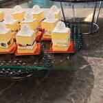 カフェ トスティーナ - フルーツサンドケーキ