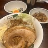 ラーメン 雷 東京本丸店