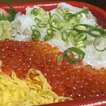 海鮮丼丸 - イクラ縁側丼