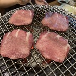 炭火焼肉ホルモンさわいし - 