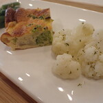 トーコーキッチン - 野菜のキッシュ　副菜二品