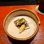 京極寿司 - ◯さんま
      オホーツクのサンマを炙りにしました
      皮目だけ炙ってあります
      大根おろし、染おろしが添えてあります　との説明