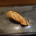 京極寿司 - ◯煮穴子
      軽く柚子感
      柔らかく煮られていて美味しい
      後味もジンワリとした旨味感