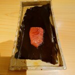 京極寿司 - ◯鮪の昆布締め
      昆布の旨味がシッカリと常温の鮪に移っていて