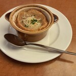 ロイヤルホスト 西大島店 - オニオングラタンスープです。